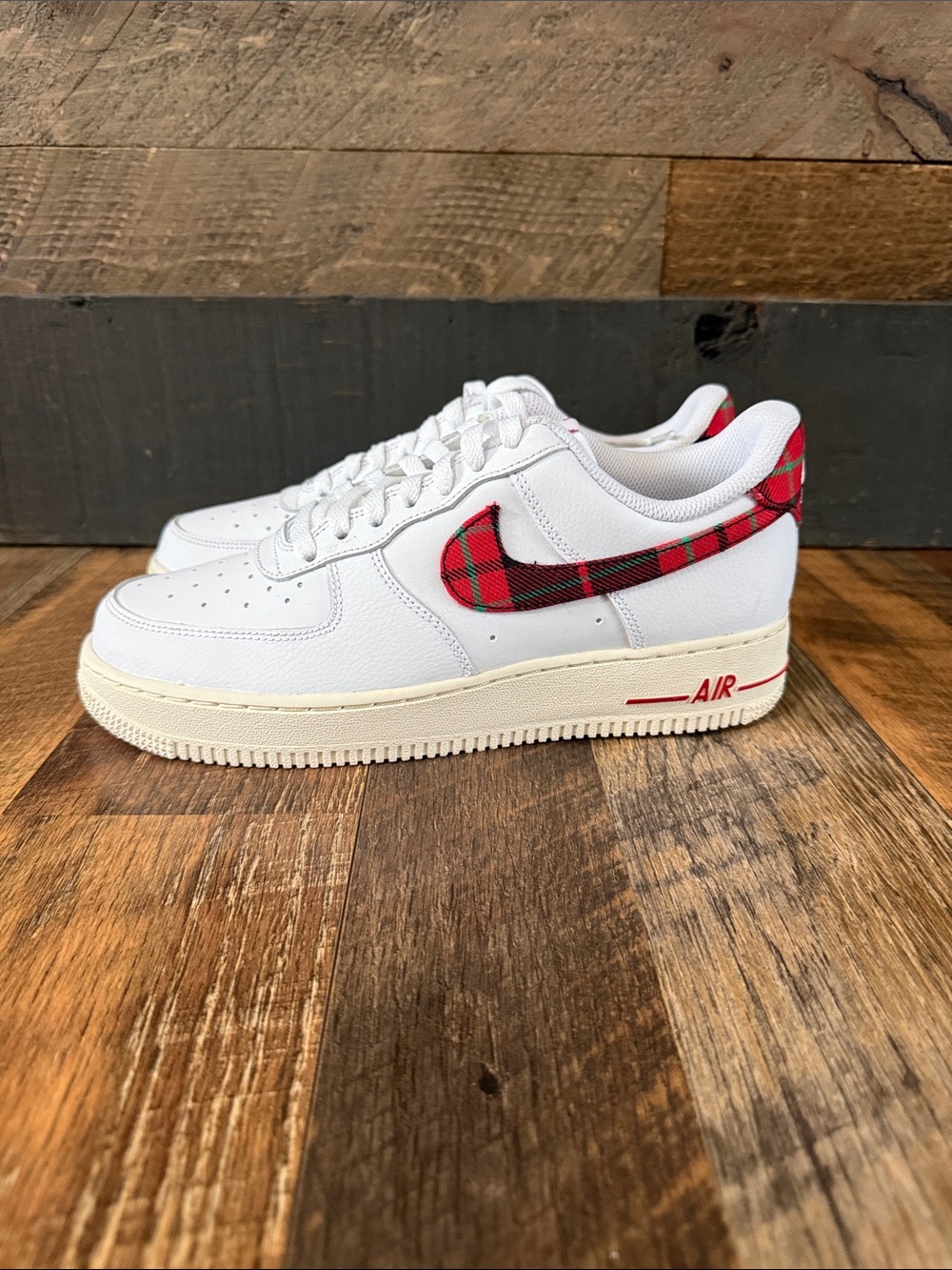 Nike Air Force 1 Low '07 LV8 Tartan Plaid White Red Green NWT Size 7